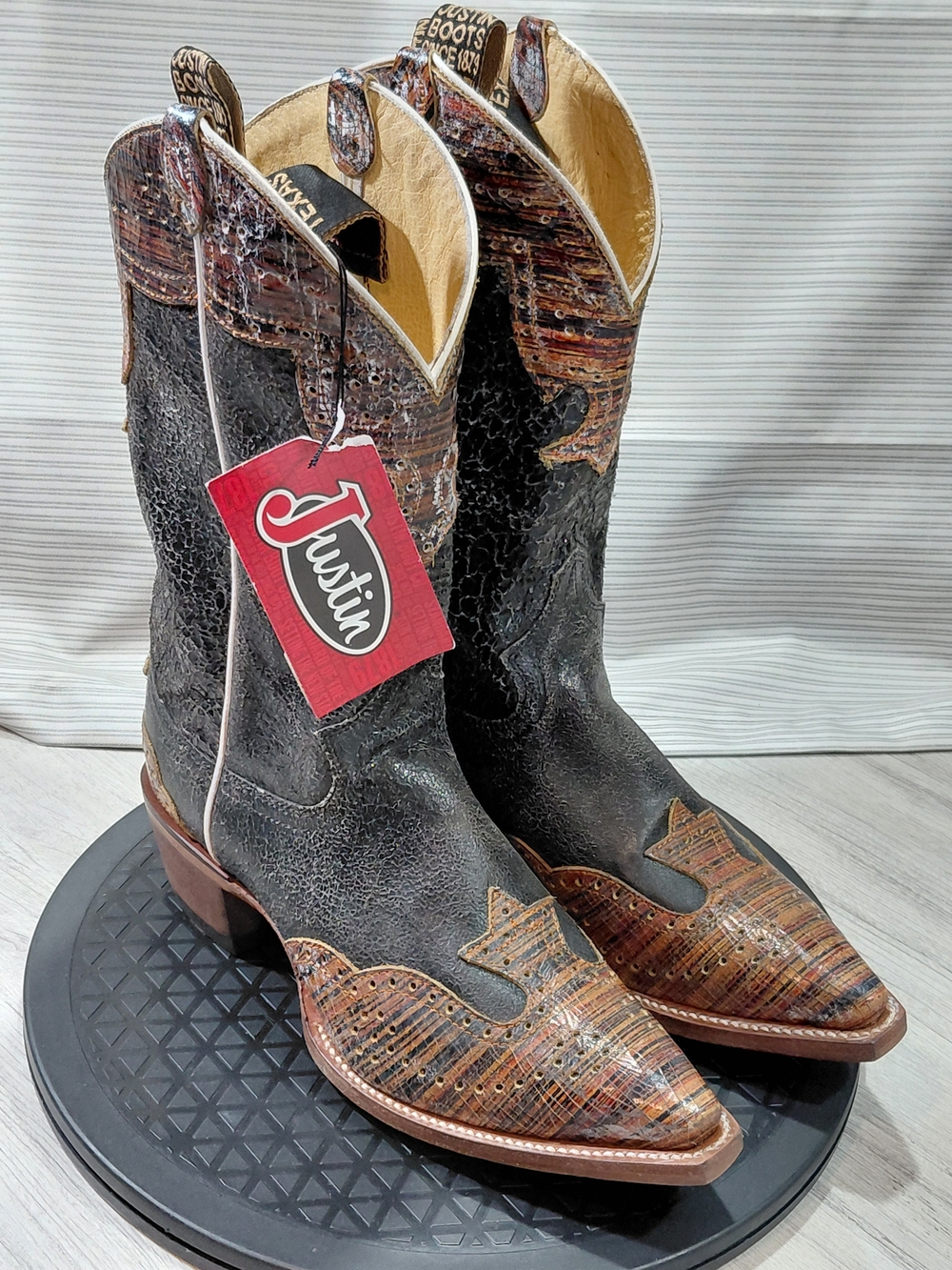 NWT Justin Womens Vera Black Crackle Snip Toe Style Leather Western Boots W6.5B